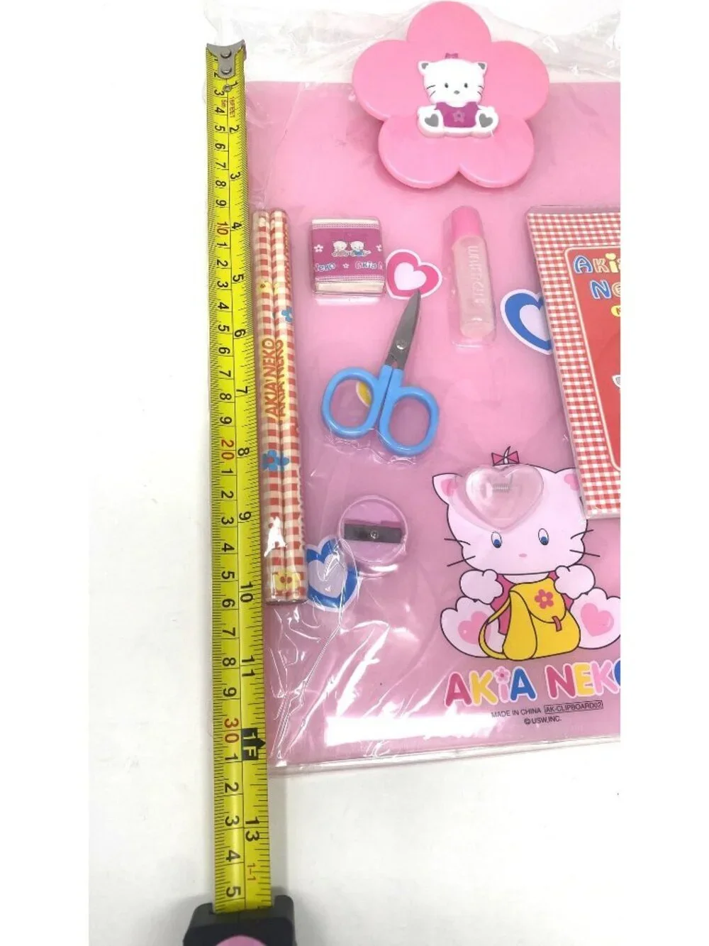 Akia Neko includes spiral